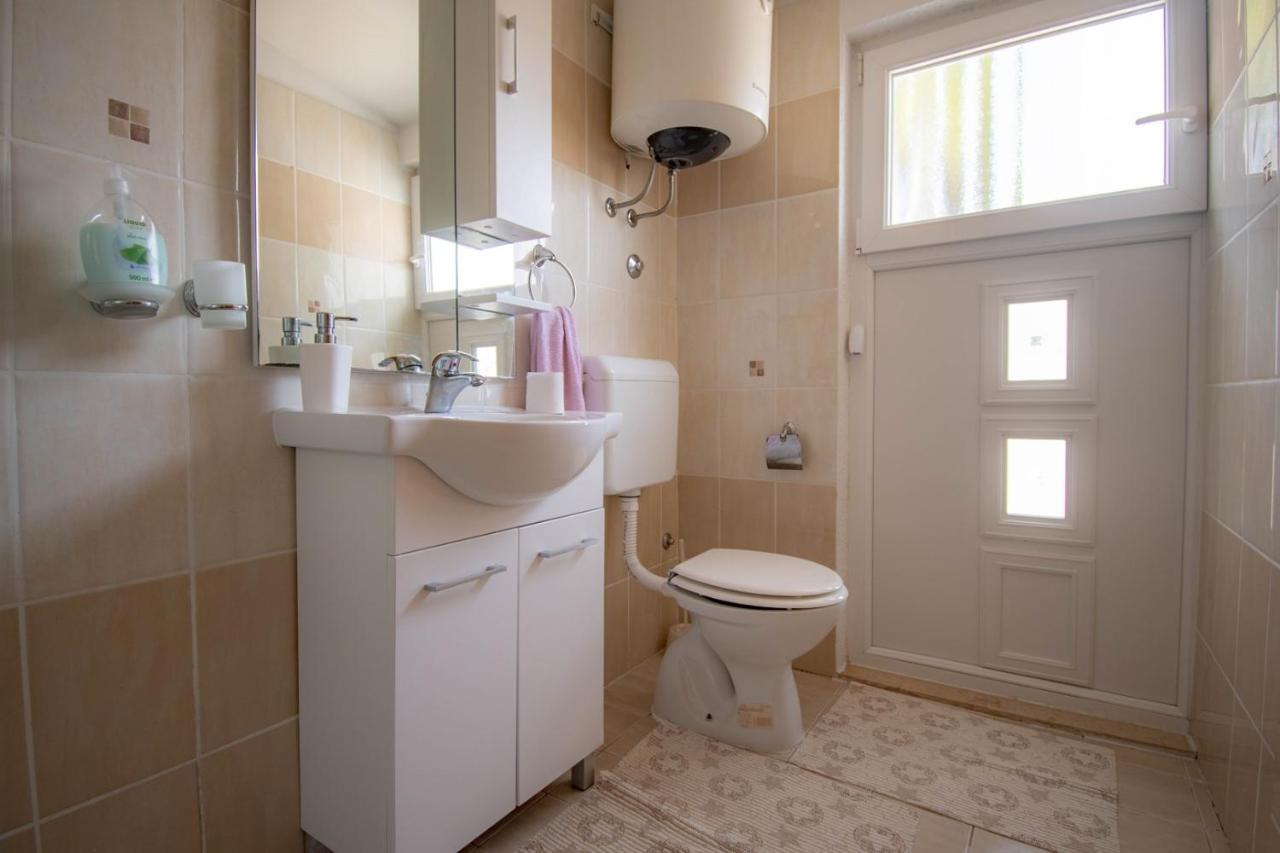 Apartments Betty Borik โรวีน ภายนอก รูปภาพ