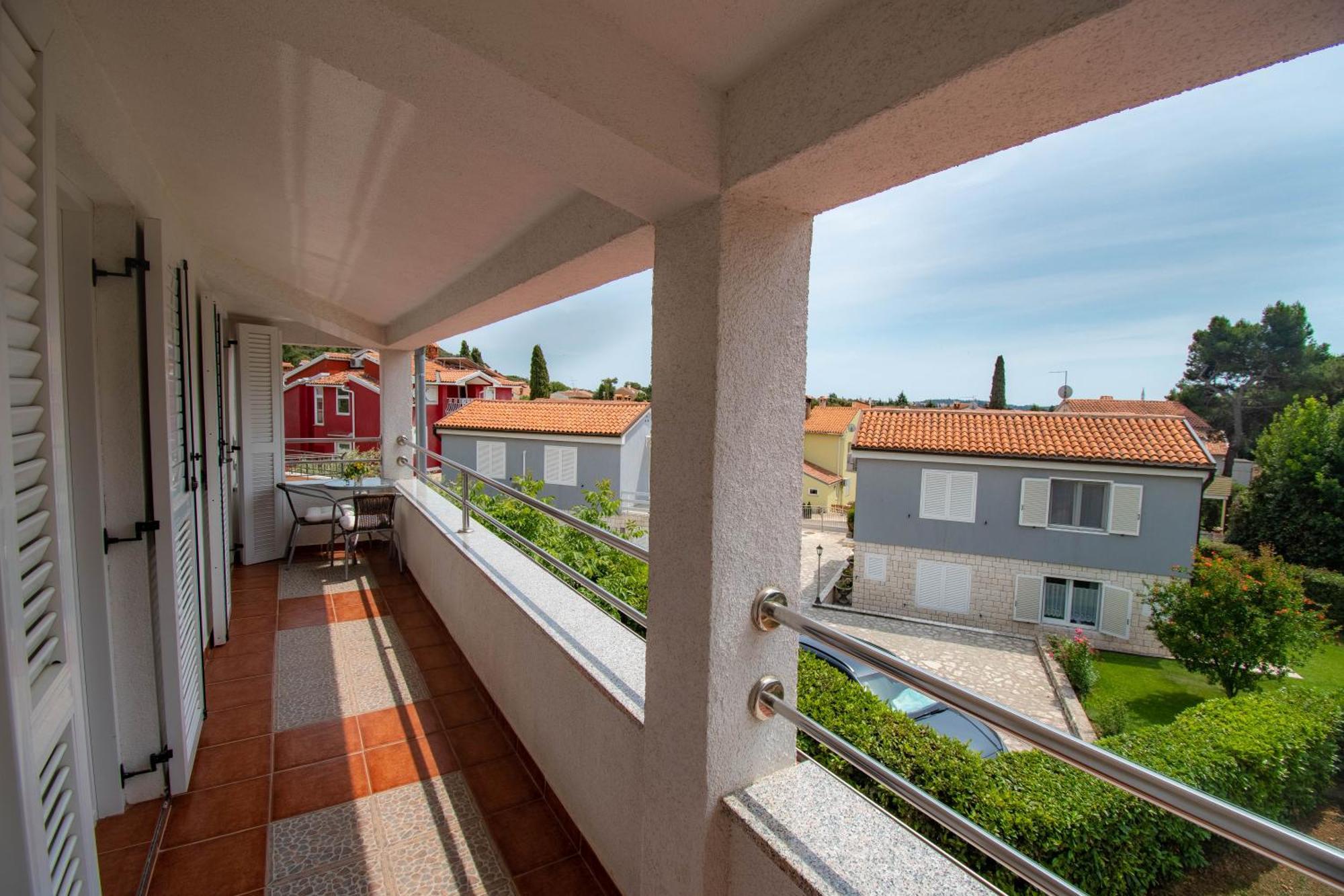 Apartments Betty Borik โรวีน ภายนอก รูปภาพ