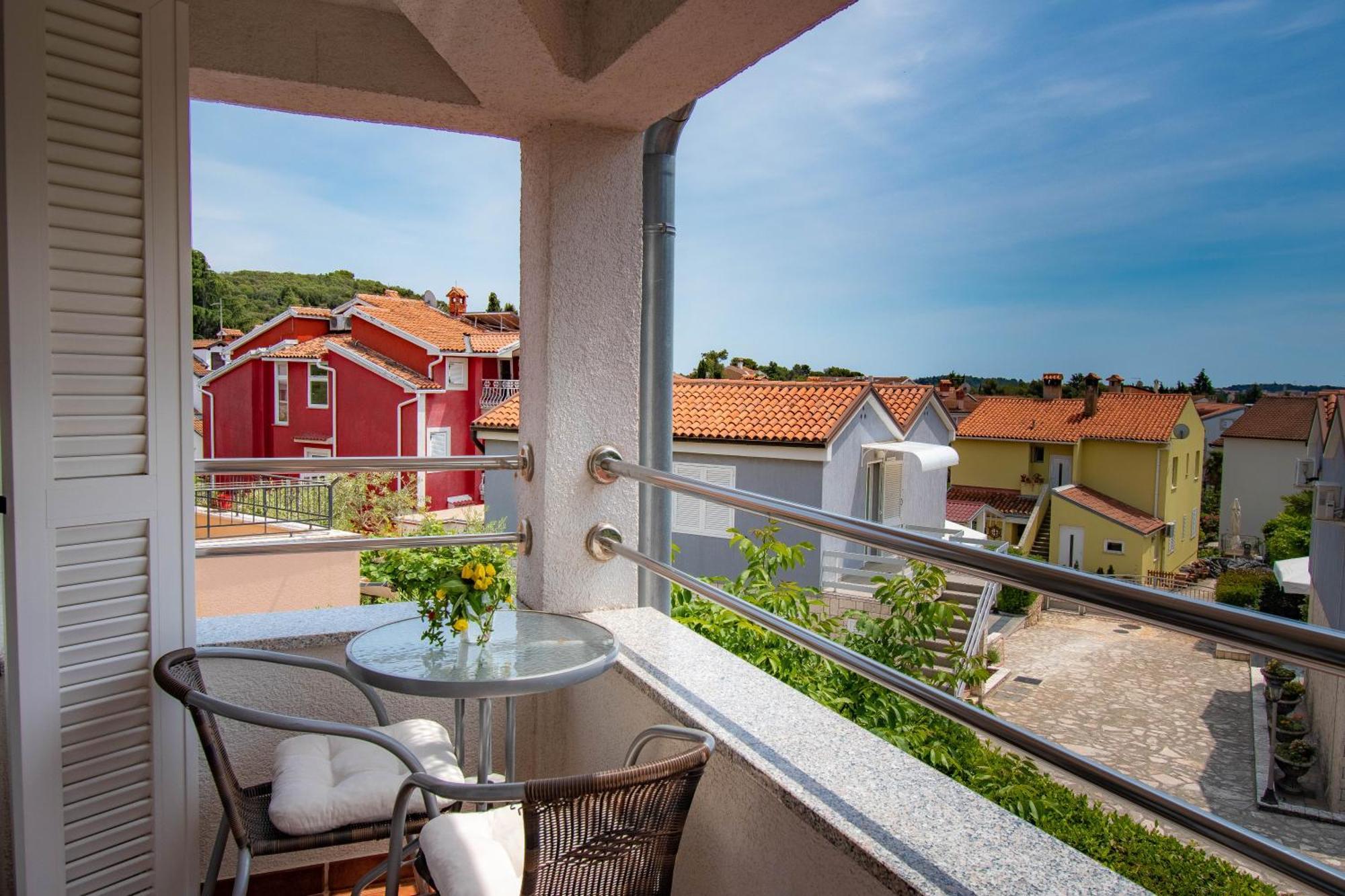 Apartments Betty Borik โรวีน ภายนอก รูปภาพ