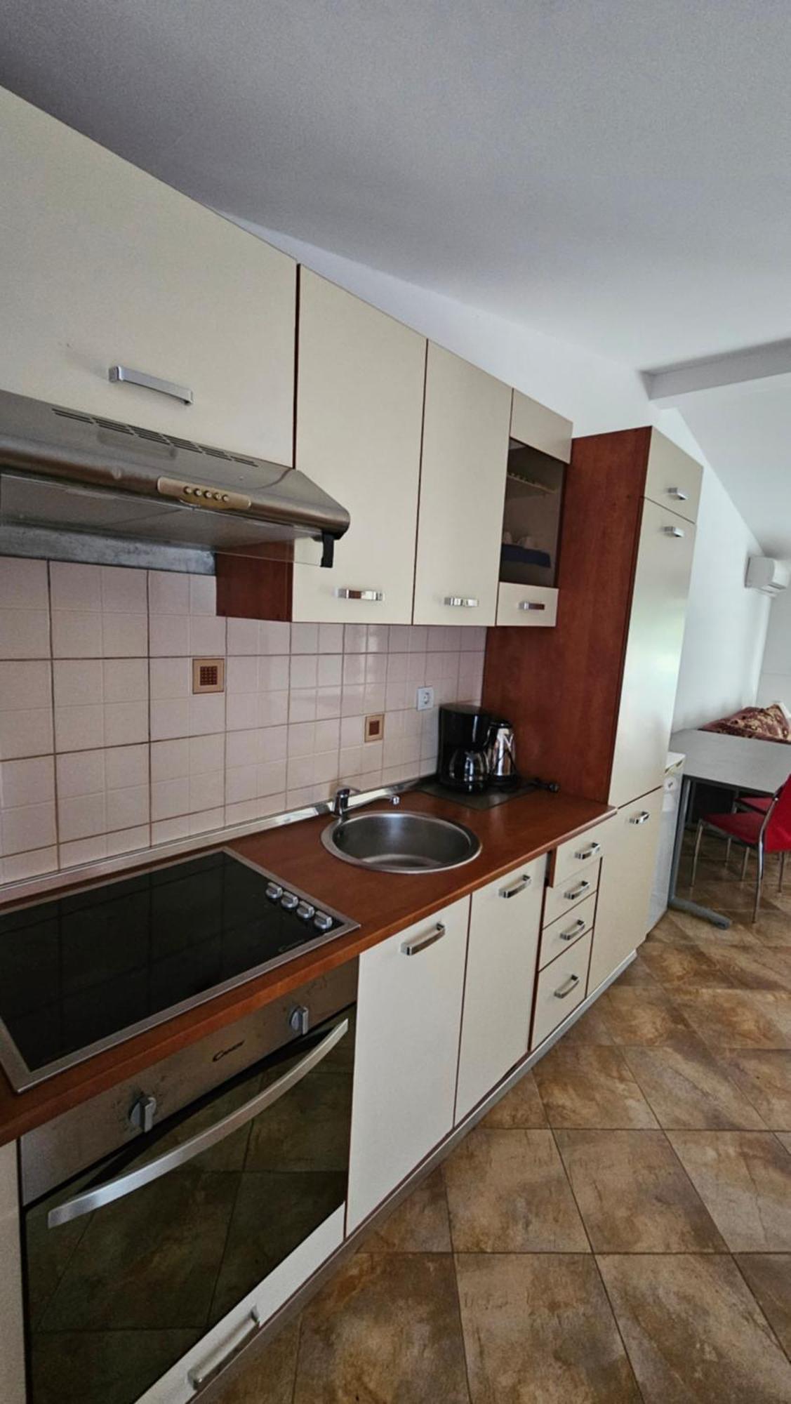 Apartments Betty Borik โรวีน ภายนอก รูปภาพ