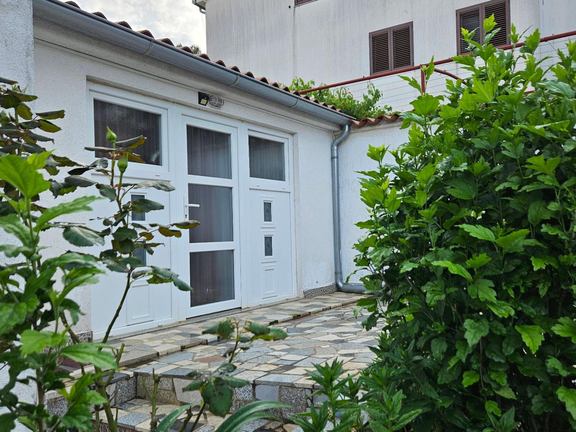 Apartments Betty Borik โรวีน ภายนอก รูปภาพ