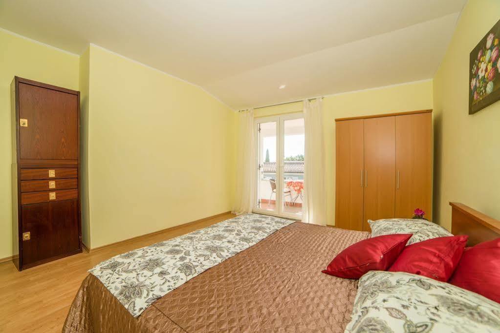 Apartments Betty Borik โรวีน ภายนอก รูปภาพ
